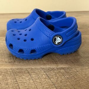 Baby boys toddler crocs size 4 blue shoes clogs